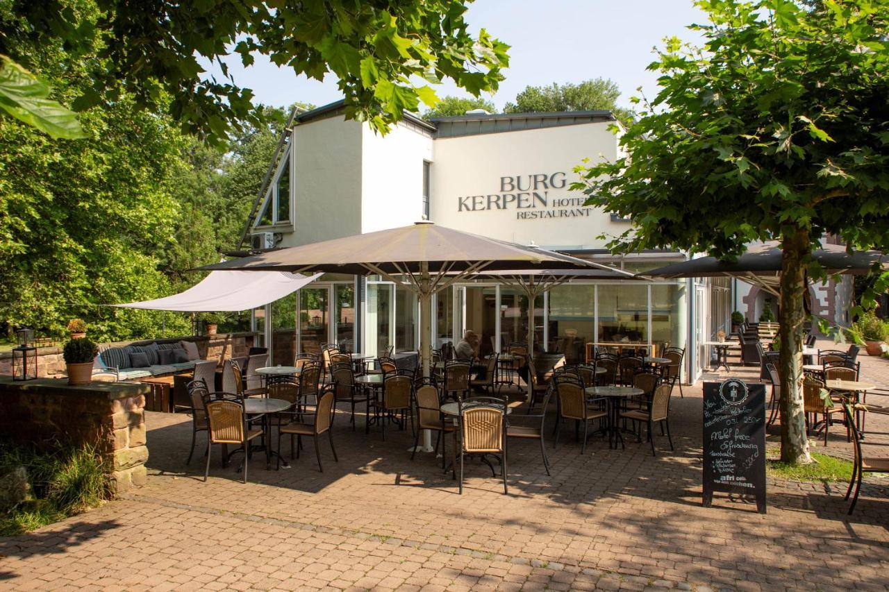 Hotel Burg Kerpen Illingen  Esterno foto