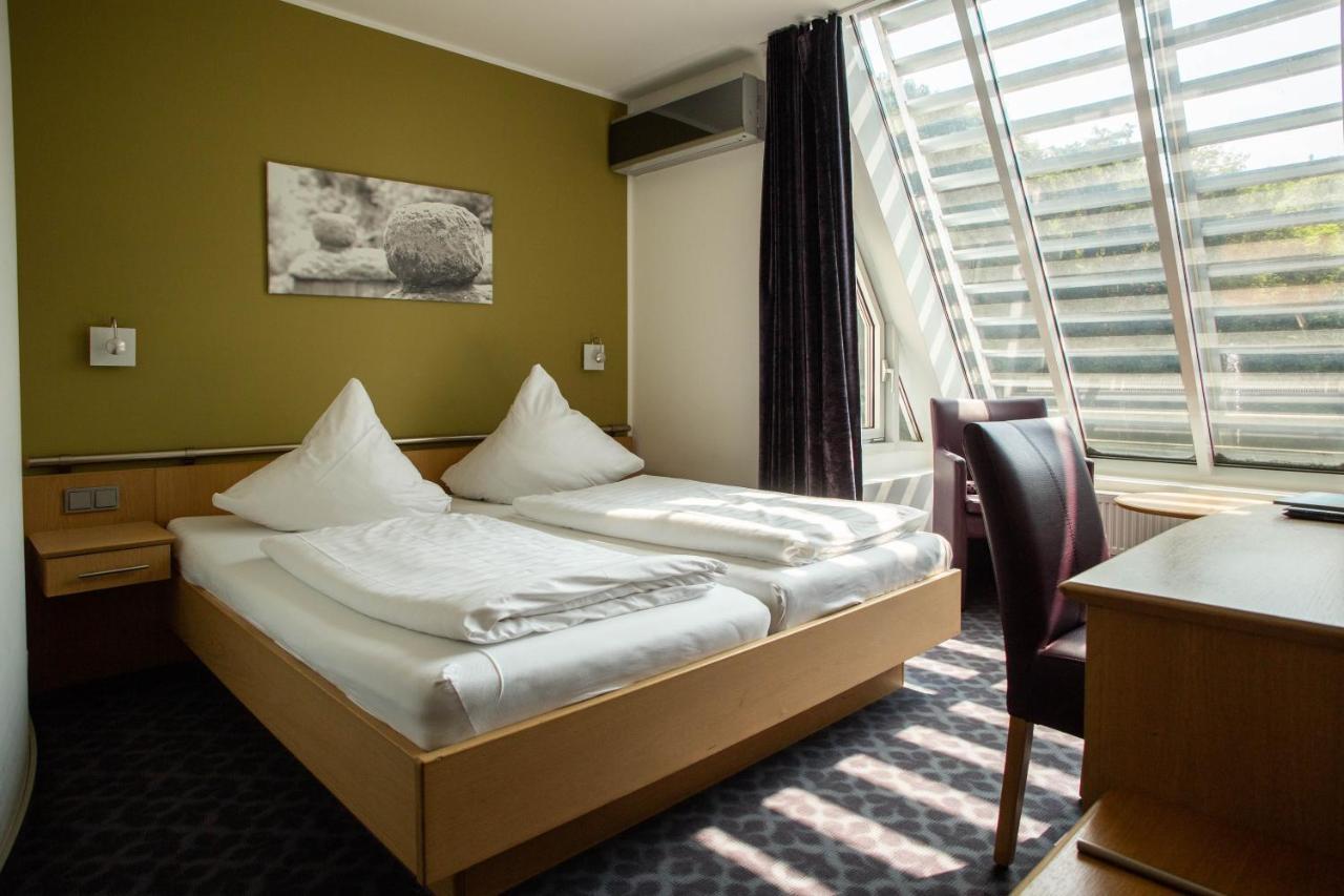 Hotel Burg Kerpen Illingen  Esterno foto